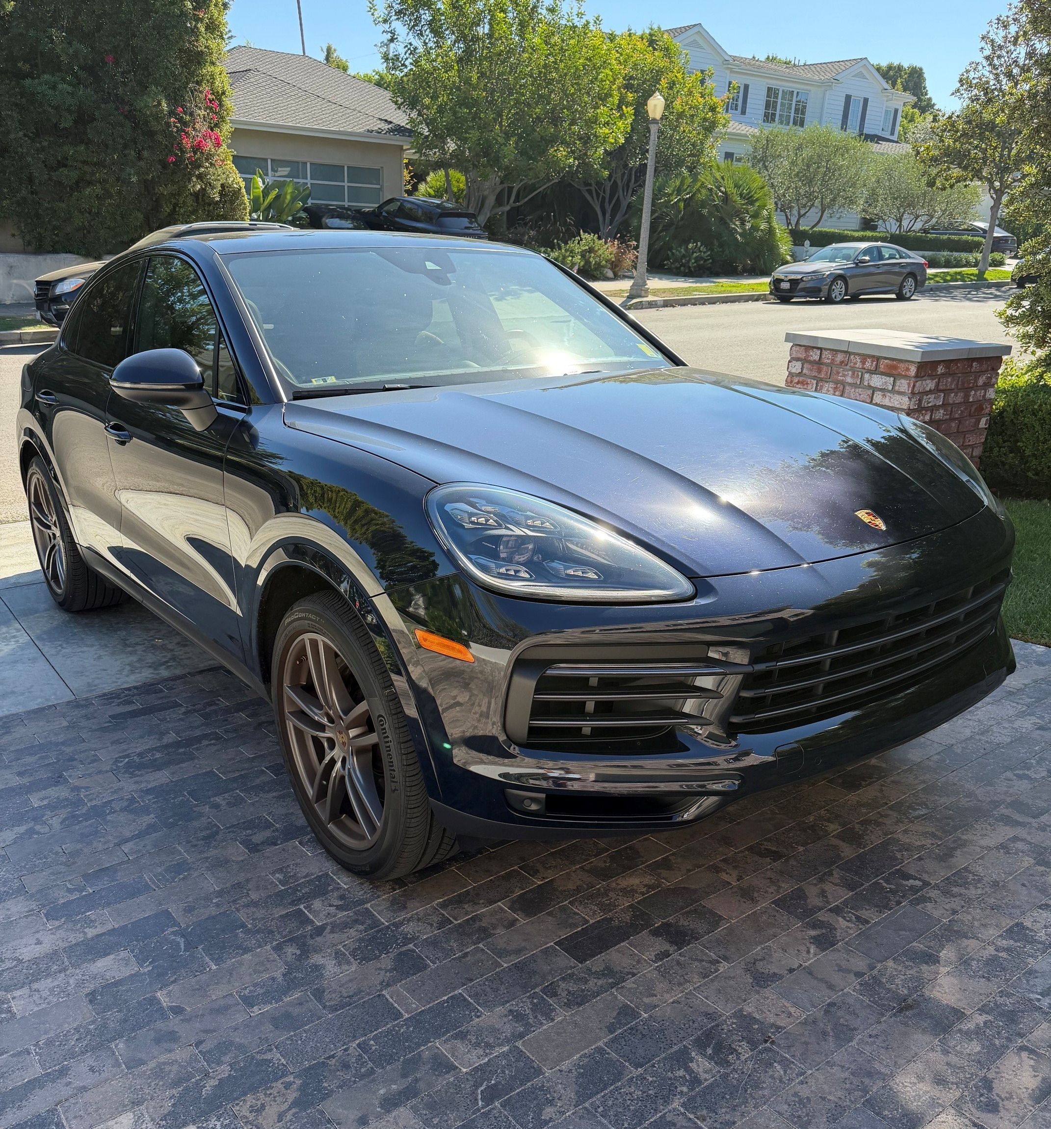 Used 2022 Porsche Cayenne S Platinum AWD/4WD image 2