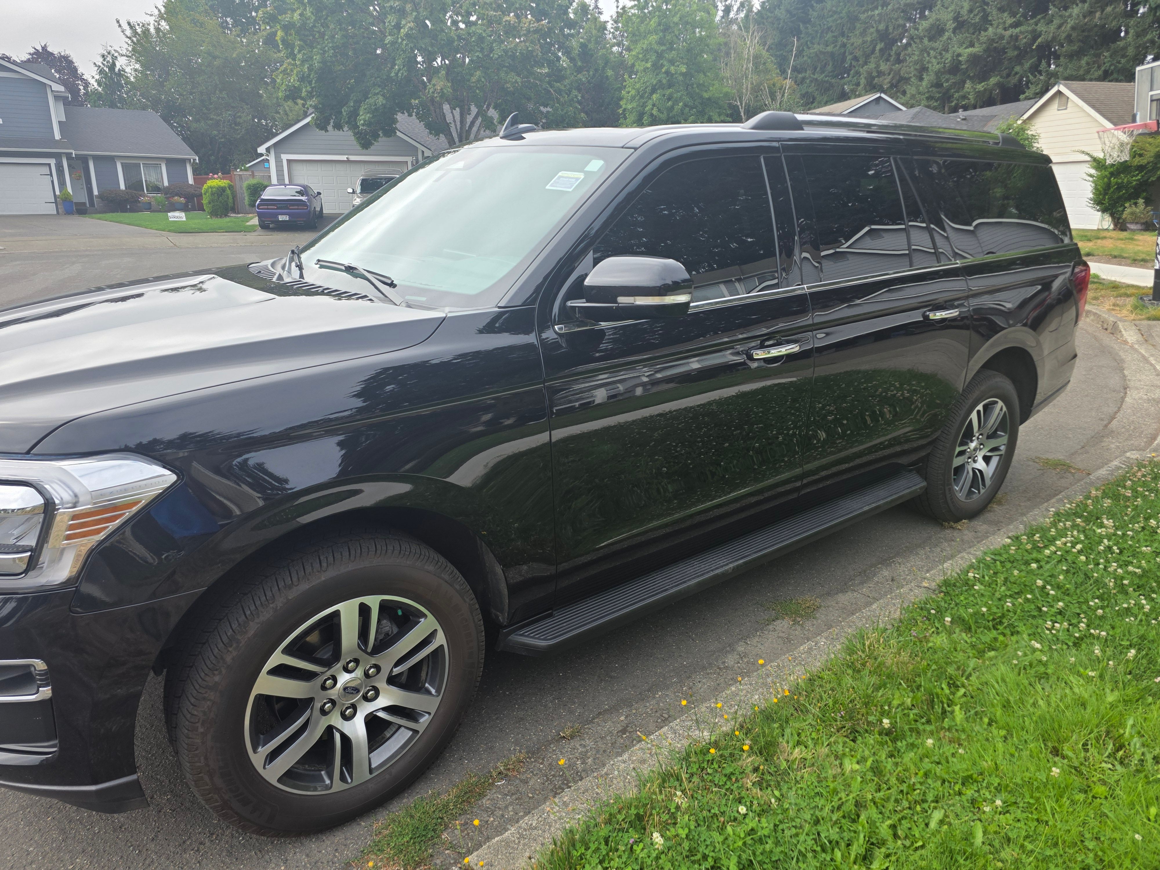 Used 2024 Ford Expedition Max Limited AWD/4WD image 4