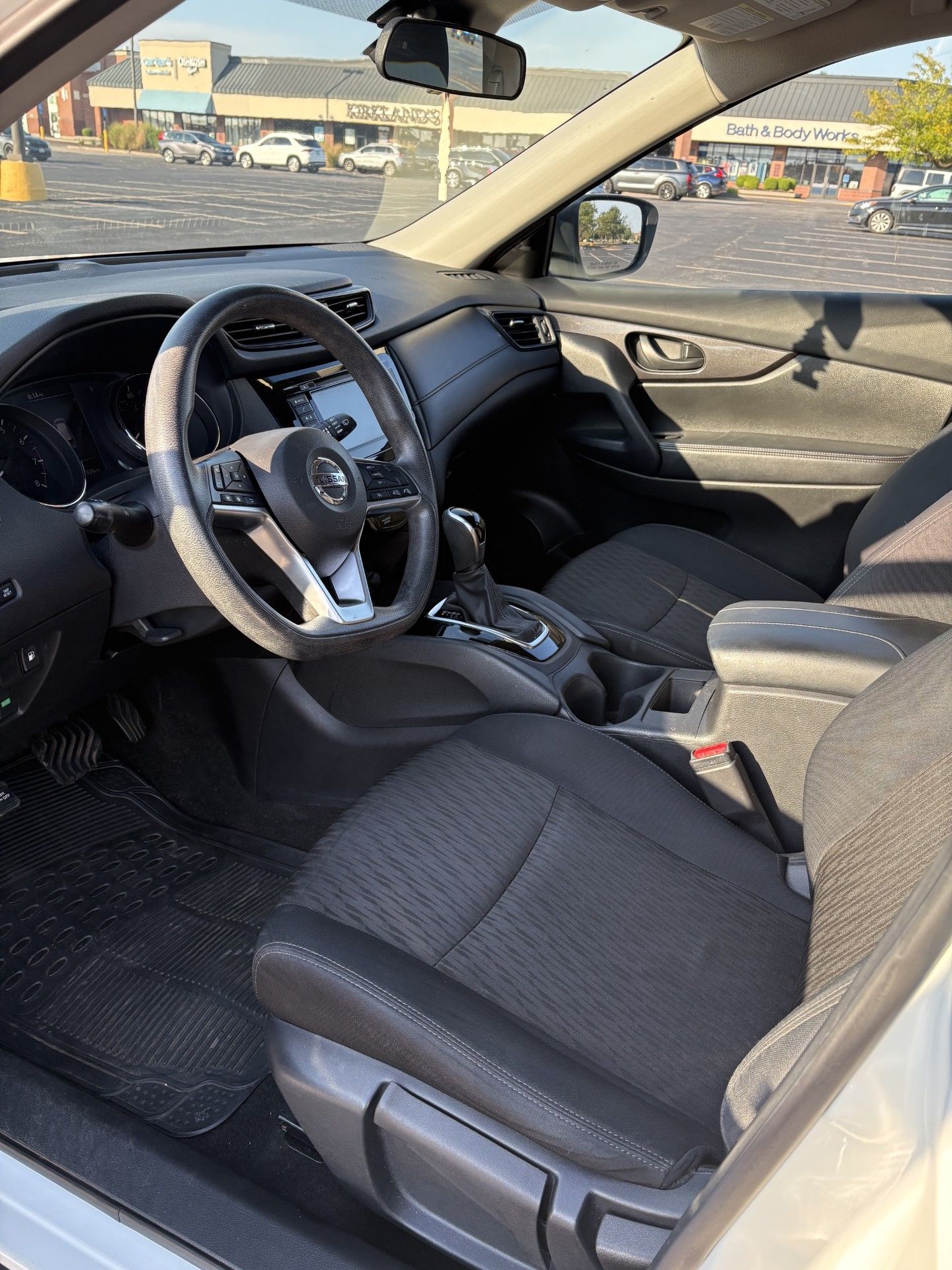 Used 2019 Nissan Rogue S FWD image 14