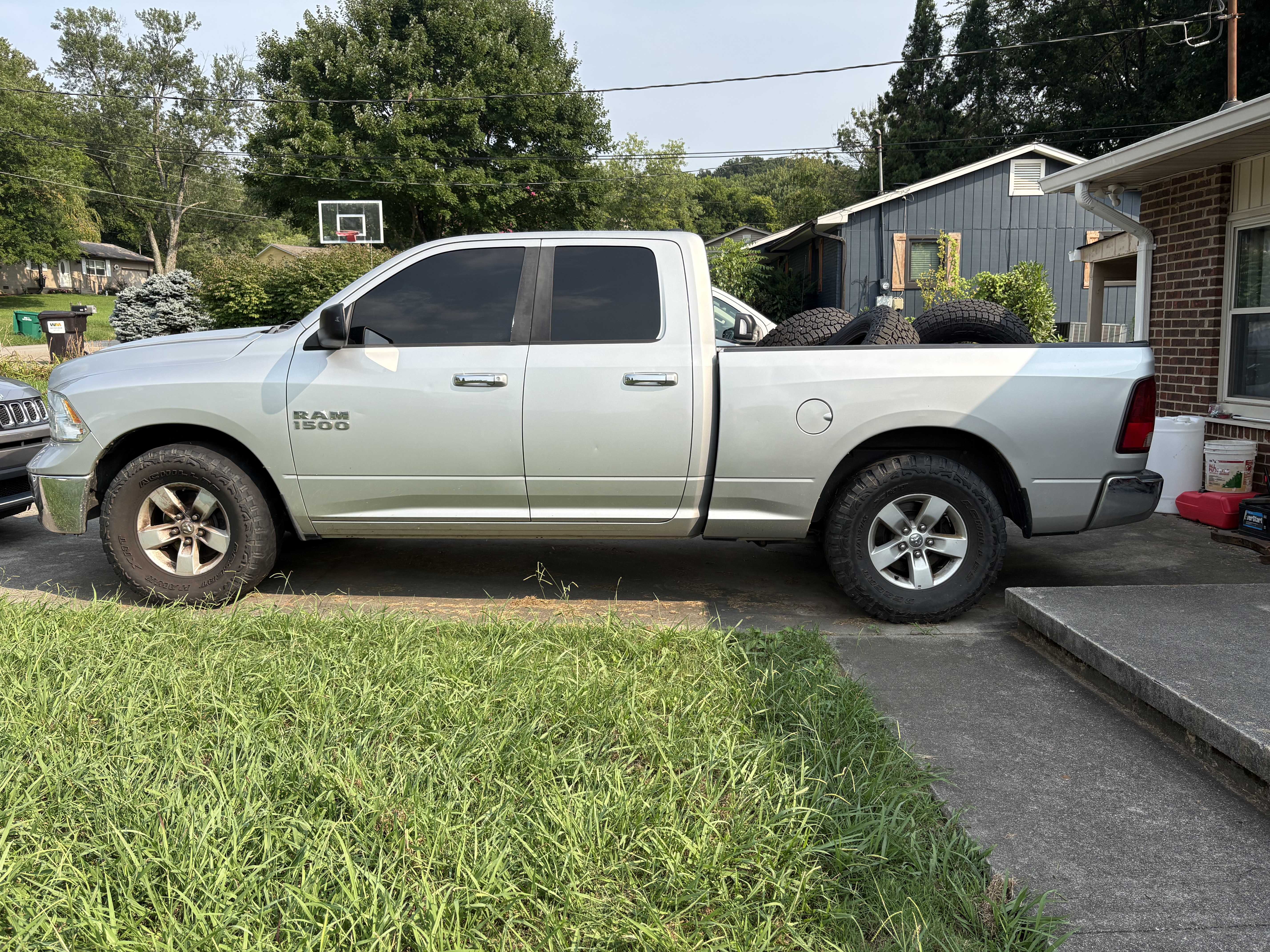 Used 2013 RAM 1500 Classic SLT w/ Premium Display Pkg RWD image 5