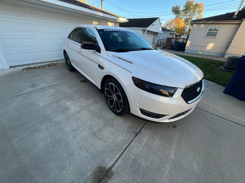 Used 2015 Ford Taurus SHO w/ Equipment Group 401A image 29