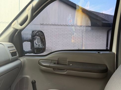 Used 2002 Ford F350 2WD Regular Cab Super Duty image 12