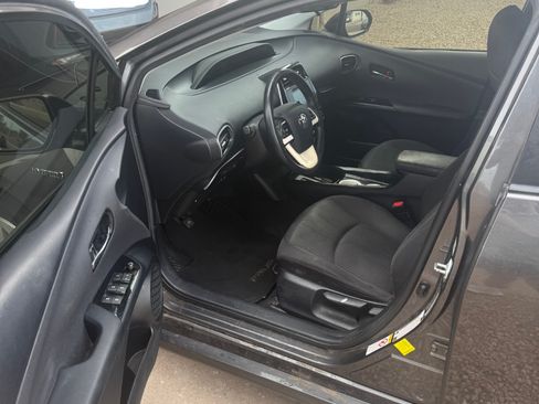 Used 2016 Toyota Prius Three w/ Advanced Technology Package image 9