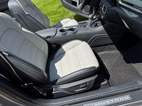 Used 2024 Ford Mustang GT Premium image 5