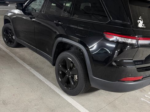 Used 2023 Jeep Grand Cherokee Altitude AWD/4WD image 1