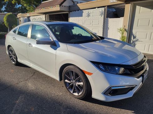 Used 2020 Honda Civic EX image 2