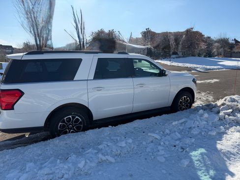 Used 2023 Ford Expedition Max XLT image 6