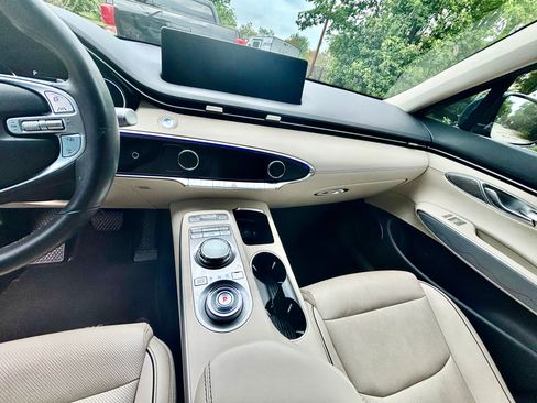 Used 2023 Genesis GV70 2.5T w/ Advanced Package AWD/4WD image 13