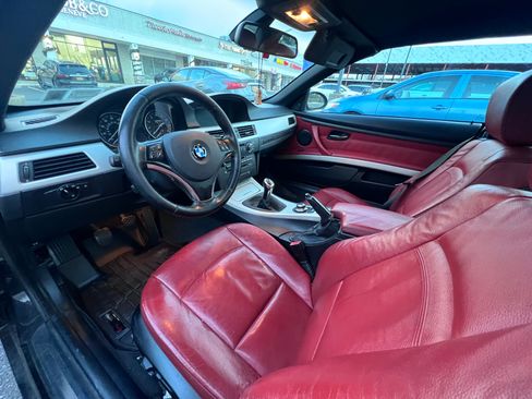 Used 2008 BMW 335i Convertible image 11