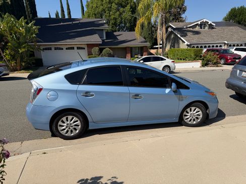 Used 2014 Toyota Prius Prime Advanced FWD image 12