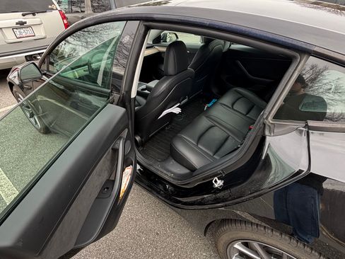 Used 2021 Tesla Model 3 Long Range image 9