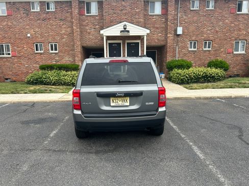 Used 2011 Jeep Patriot Sport AWD/4WD image 5