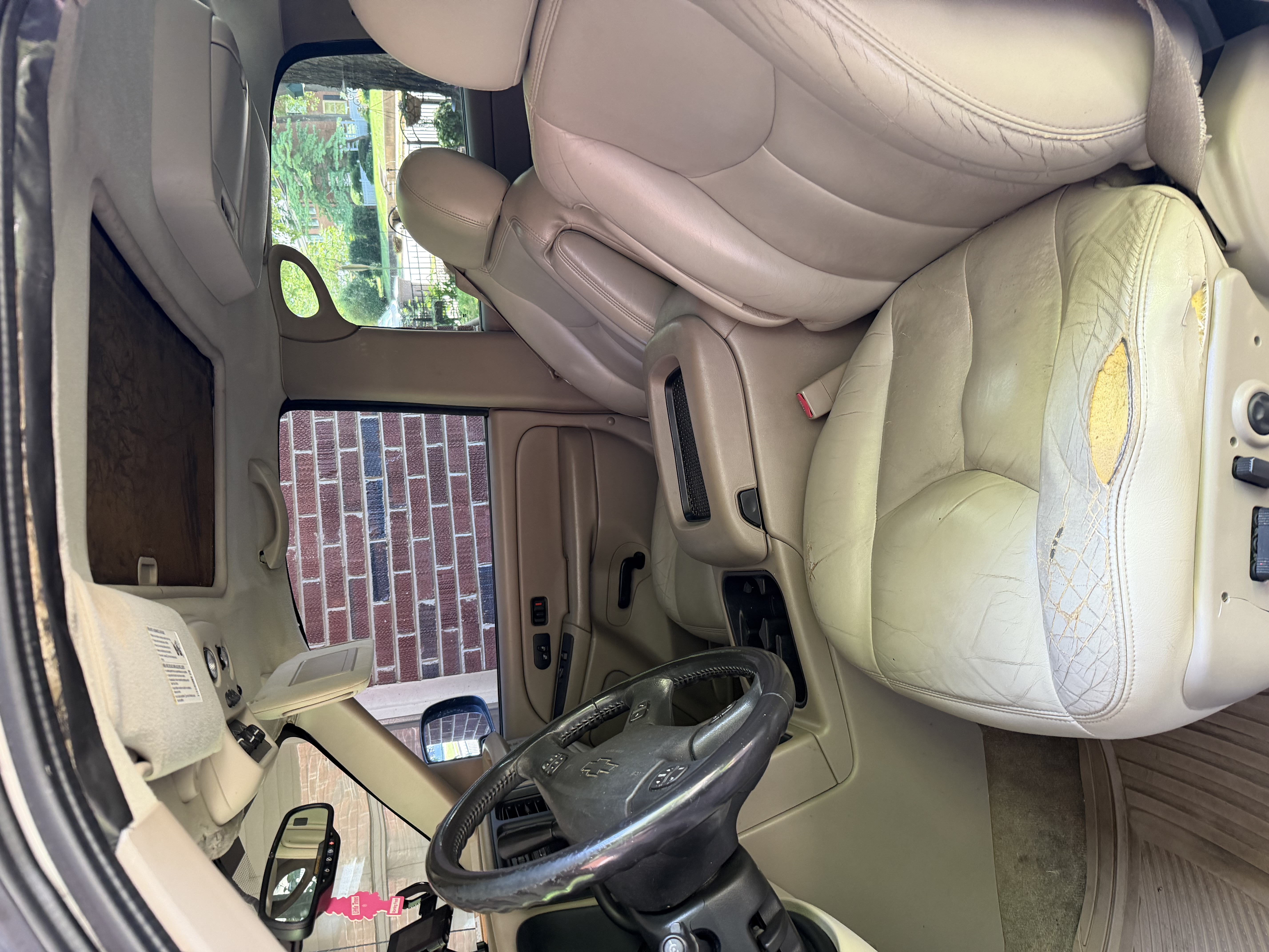 Used 2005 Chevrolet Tahoe Z71 w/ Preferred Equipment Group AWD/4WD image 6