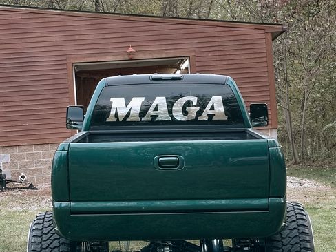 Used 2004 Chevrolet Silverado 2500 W/T w/ Skid Plate Package AWD/4WD image 2