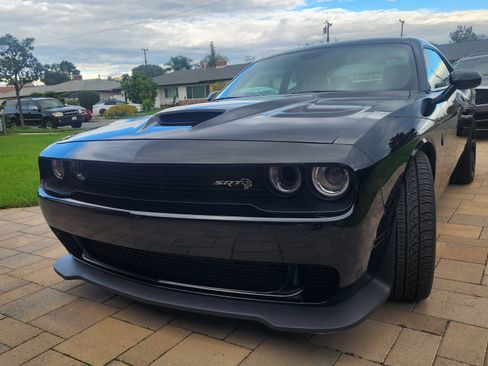 Used 2018 Dodge Challenger SRT Hellcat image 5