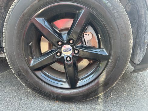 Used 2019 Ford Explorer XLT w/ Equipment Group 202A FWD image 6