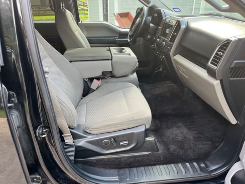 Used 2017 Ford F150 XLT w/ Equipment Group 302A Luxury RWD image 6