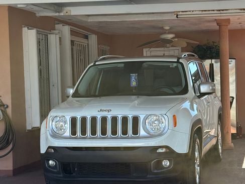 Used 2017 Jeep Renegade Limited image 1