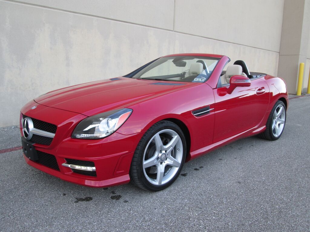 Used 2015 Mercedes-Benz SLK 250 image 2
