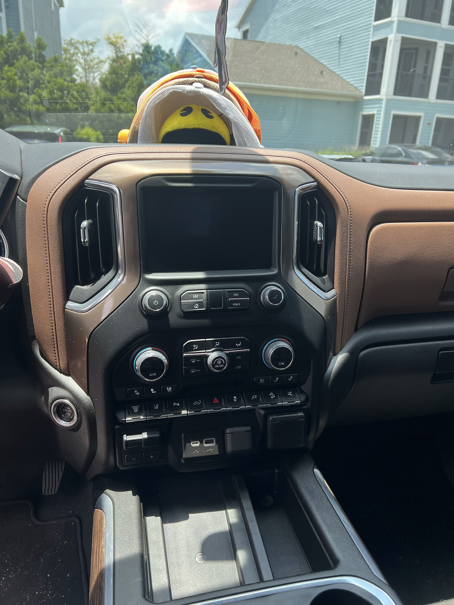 Used 2023 Chevrolet Silverado 2500 High Country w/ Z71 Off-Road Package AWD/4WD image 4