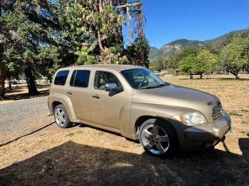 Used 2006 Chevrolet HHR LT w/ Preferred Equipment Group FWD image 1
