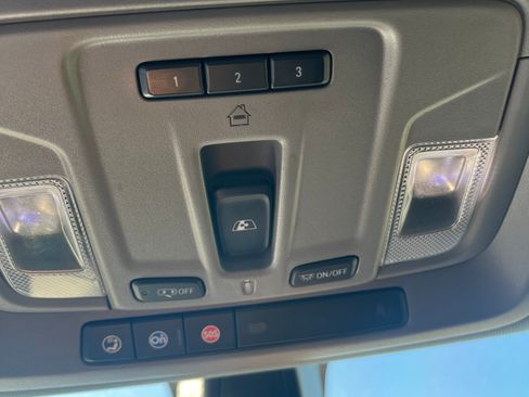 Used 2021 GMC Sierra 1500 Elevation w/ Preferred Package image 9