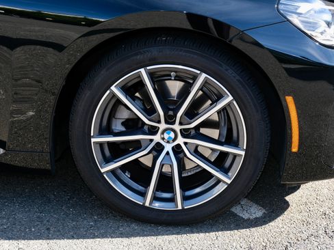 Used 2023 BMW 230i Coupe w/ Premium Package RWD image 15
