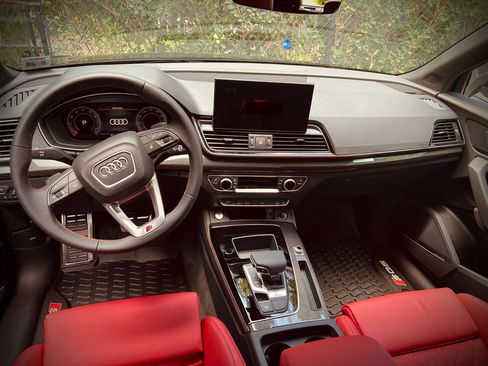 Used 2023 Audi SQ5 Premium Plus w/ Premium Plus Package image 4