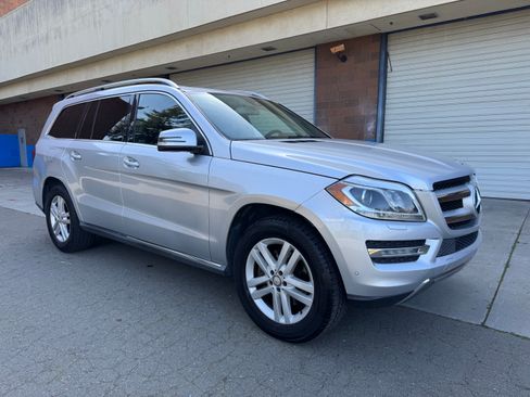 Used 2014 Mercedes-Benz GL 450 4MATIC image 2