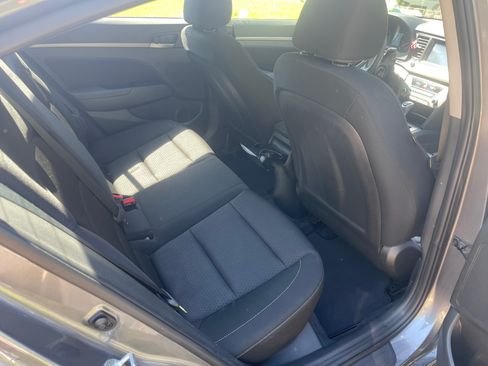 Used 2018 Hyundai Elantra SEL FWD image 8