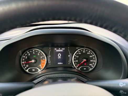 Used 2018 Jeep Renegade Altitude w/ Popular Equipment Group image 10