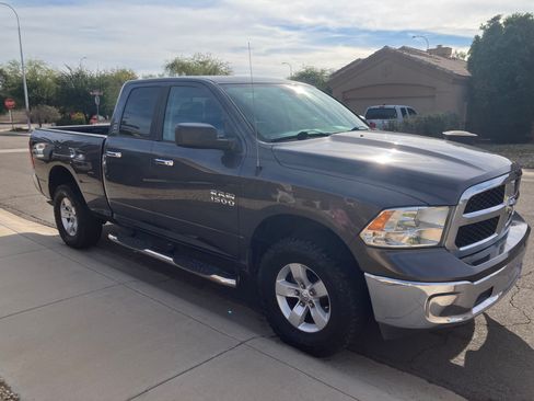 Used 2017 RAM 1500 Classic SLT image 4