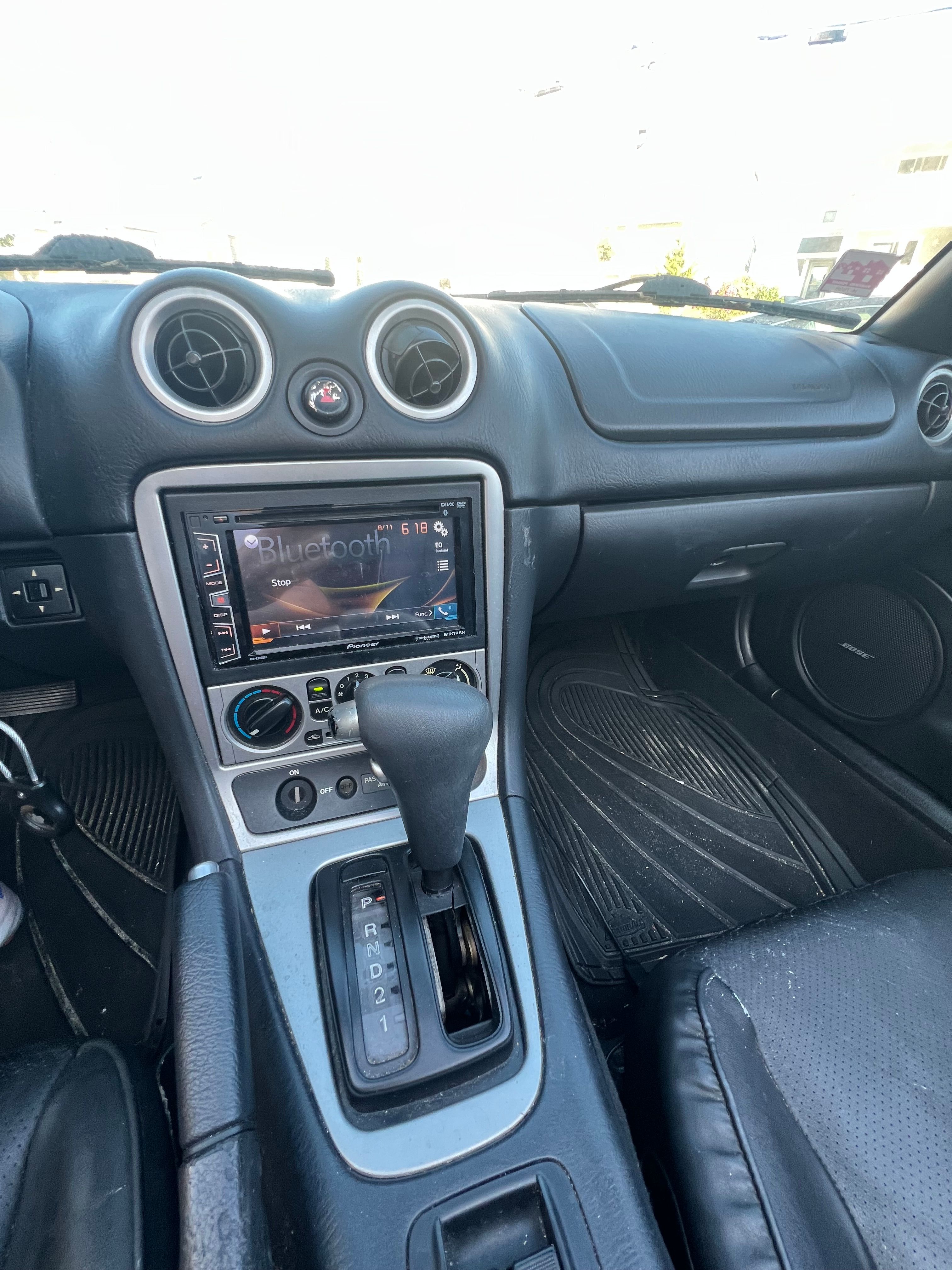 Used 2005 MAZDA MX-5 Miata LS RWD image 9