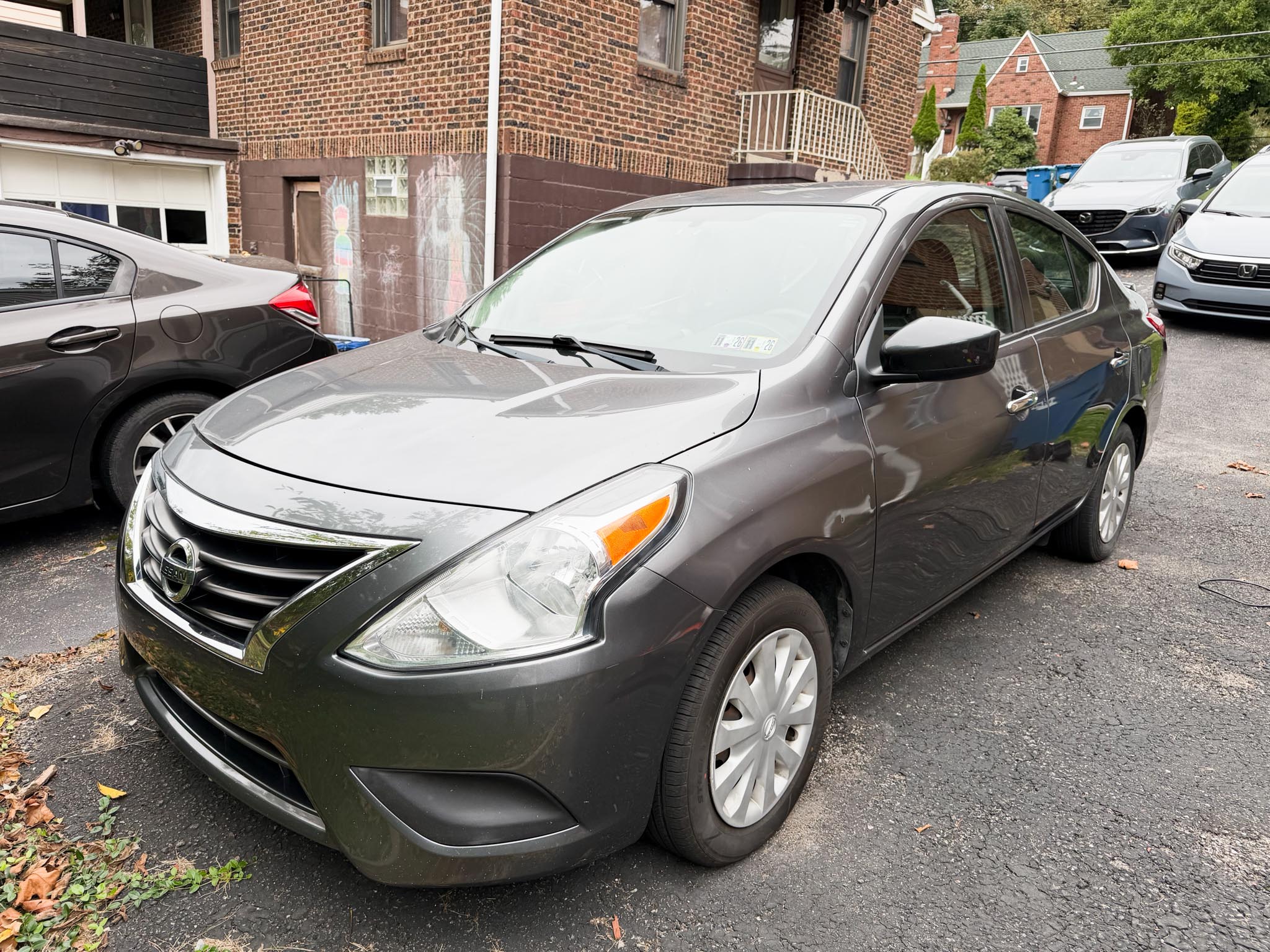 Used 2017 Nissan Versa SV FWD image 1