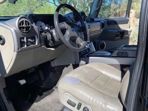 Used 2004 HUMMER H2 w/ Preferred Equipment Group image 11