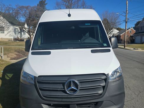 Used 2024 Mercedes-Benz Sprinter 3500 image 2