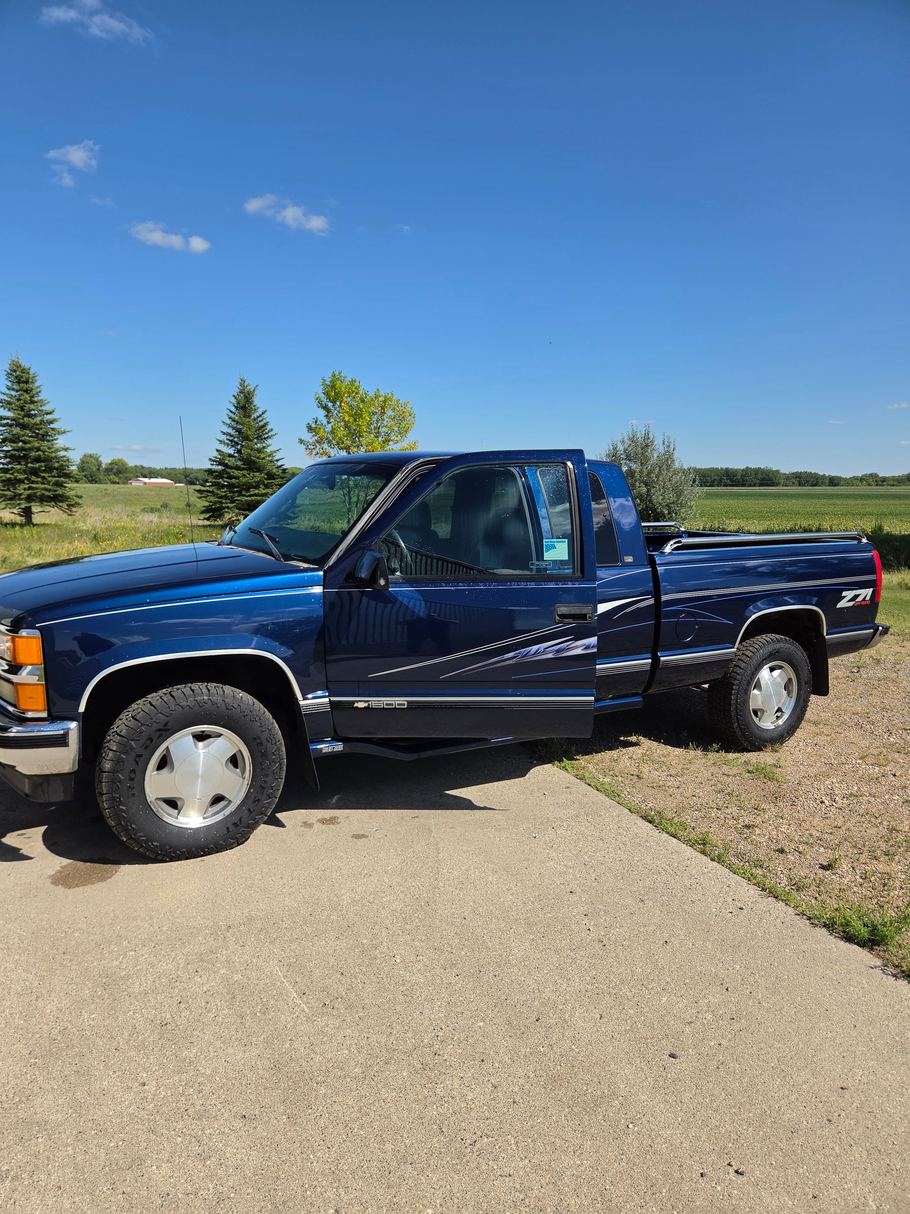 Used 1998 Chevrolet Silverado 1500 4x4 Extended Cab w/ Preferred Equipment Group 3 image 5