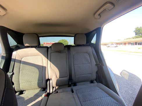 Used 2020 Ford Escape SE FWD image 9