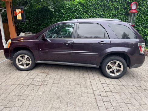 Used 2007 Chevrolet Equinox LT w/ LT Preferred Equipment Group FWD image 2