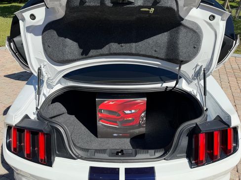 Used 2020 Ford Mustang Shelby GT350 w/ Technology Package image 18