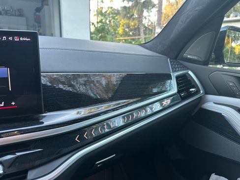 Used 2025 BMW X7 xDrive40i w/ M Sport Package image 14