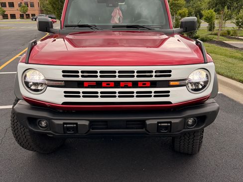 Used 2025 Ford Bronco Heritage Edition AWD/4WD image 2
