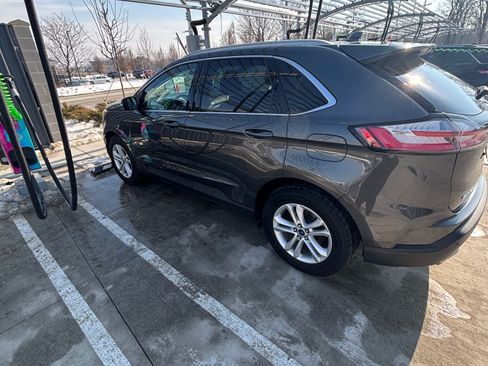 Used 2019 Ford Edge SEL w/ Equipment Group 201A image 2
