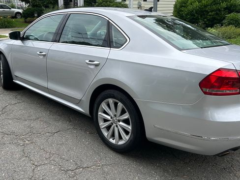 Used 2013 Volkswagen Passat 2.5 SEL Premium image 4