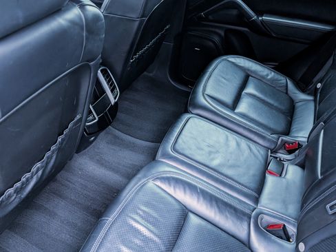 Used 2015 Porsche Cayenne Diesel image 12