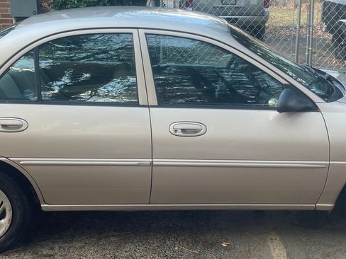 Used 1998 Ford Escort SE image 6