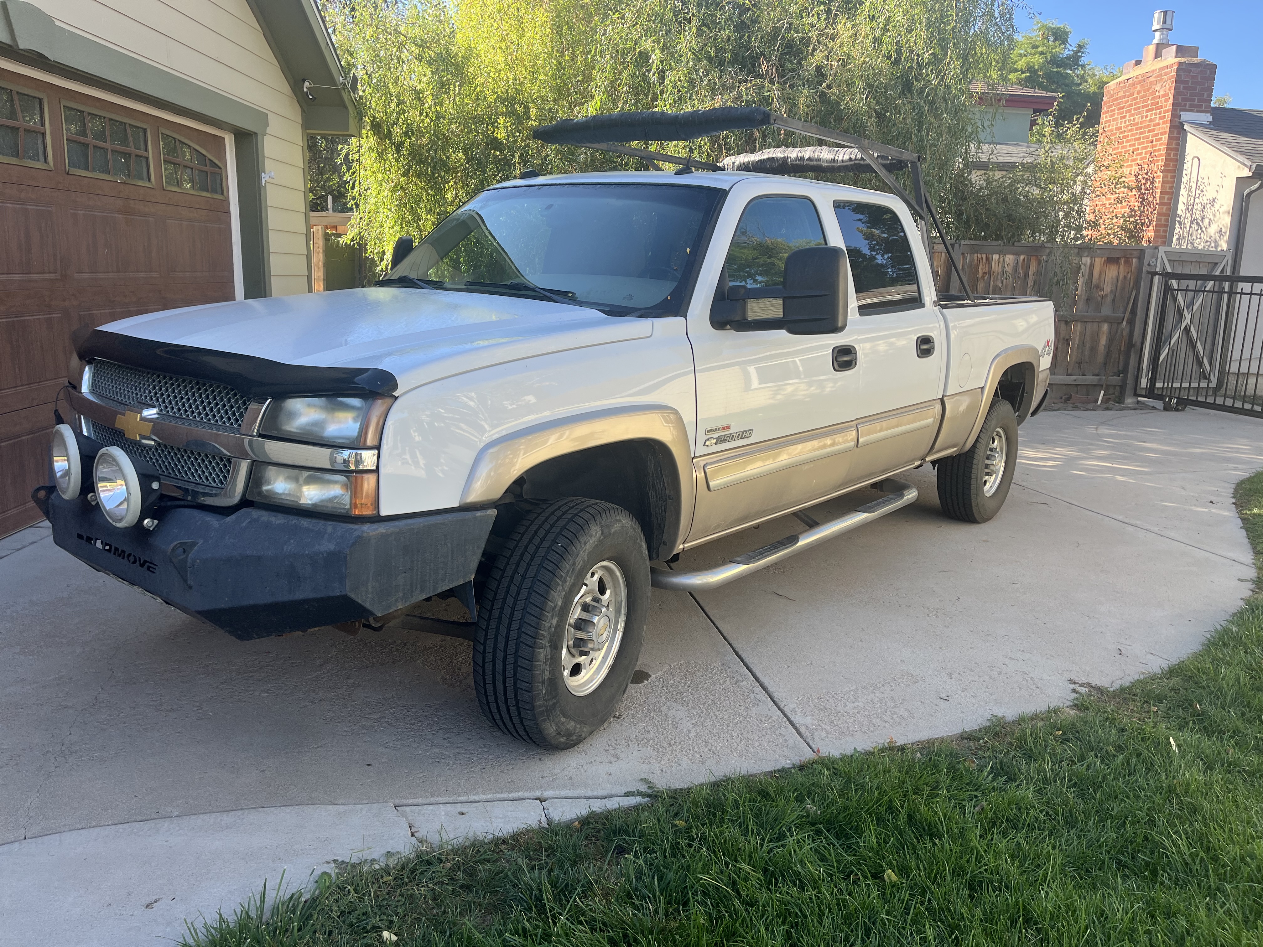 Used 2004 Chevrolet Silverado 2500 LT AWD/4WD image 4