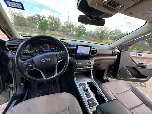 Used 2020 Ford Explorer Limited image 28