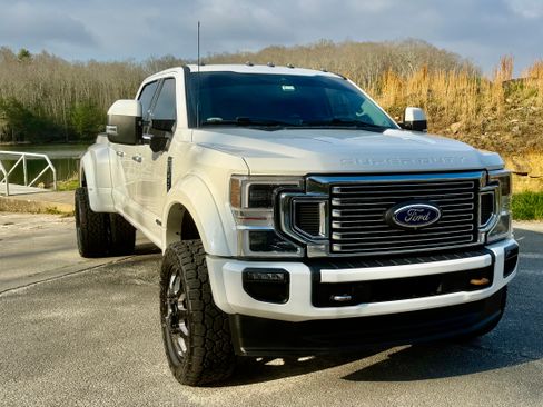Used 2022 Ford F450 Limited w/ FX4 Off-Road Package AWD/4WD image 8