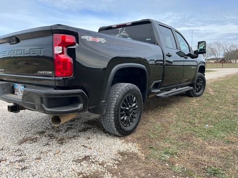 Used 2022 Chevrolet Silverado 2500 Custom w/ Custom Value Package image 14